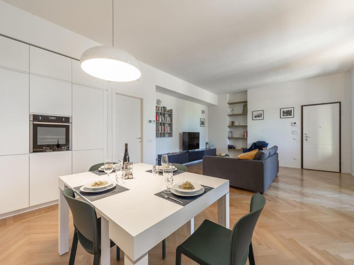 The Best Rent - Spacious Three-Bedroom Apartment With Terrace Milão Exterior foto